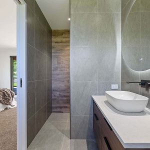 Tirau ensuite